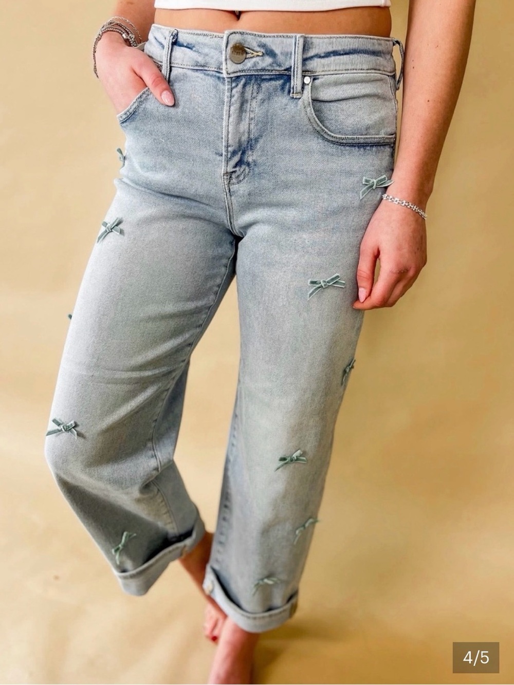 Risen Light Wash Cuffed Barrel Bow-Embellished Women’s Jeans — NWT
